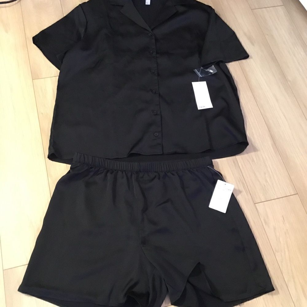 NWT Nordstrom Rack brand Women’s 2 pc Black PJ Set in size Small